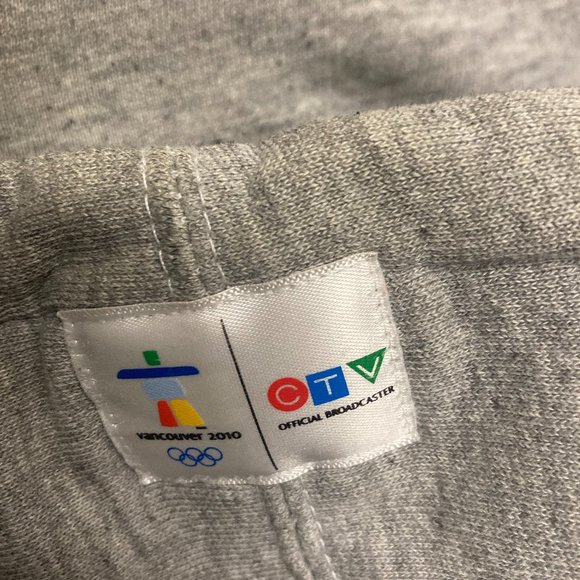 Vintage Men's 2010 Vancouver Olympics Hoodie - Grey - Picture 3 of 5